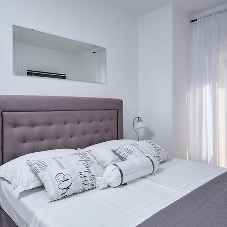 Villa Sky - Heating Pool Kaštel Novi Εξωτερικό φωτογραφία