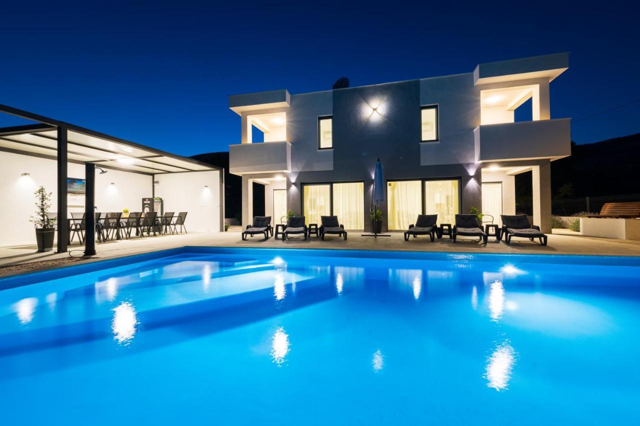 Villa Sky - Heating Pool Kaštel Novi Εξωτερικό φωτογραφία