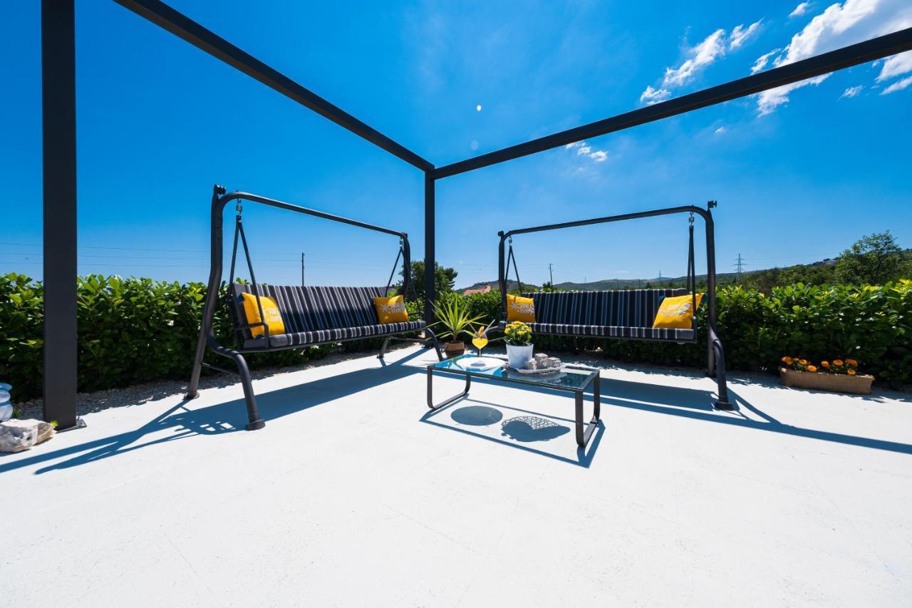 Villa Sky - Heating Pool Kaštel Novi Εξωτερικό φωτογραφία