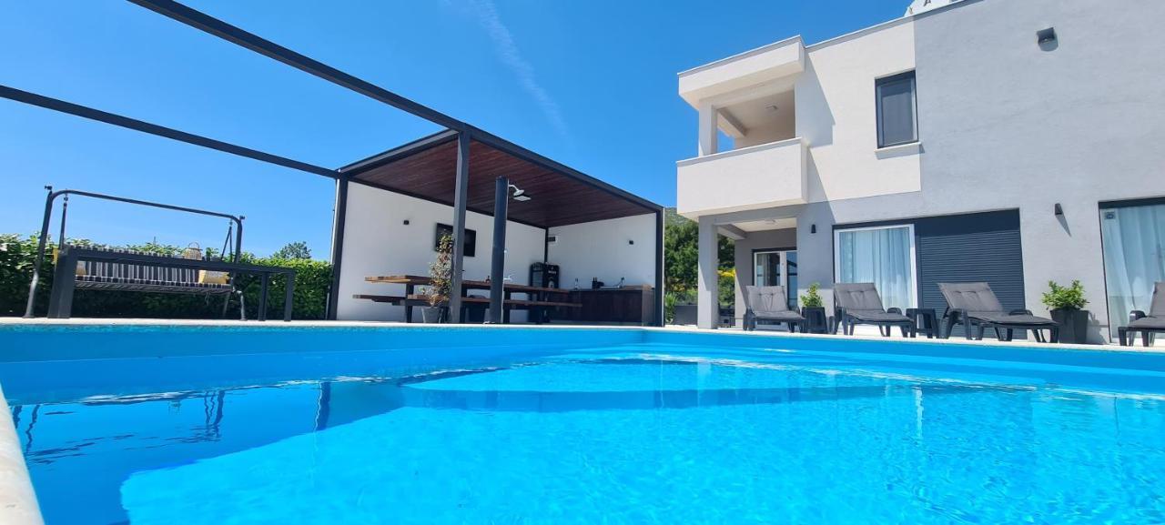 Villa Sky - Heating Pool Kaštel Novi Εξωτερικό φωτογραφία