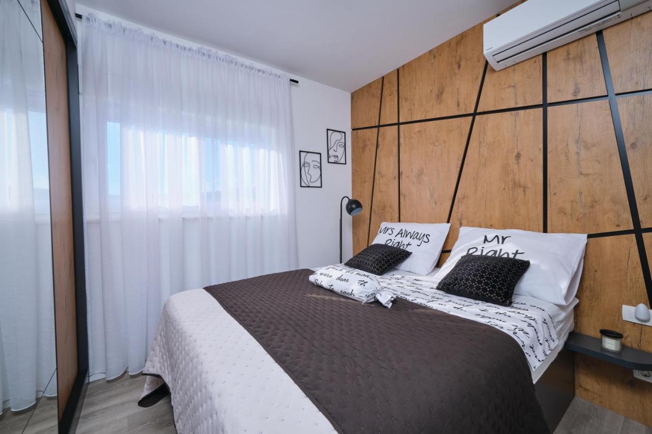 Villa Sky - Heating Pool Kaštel Novi Εξωτερικό φωτογραφία