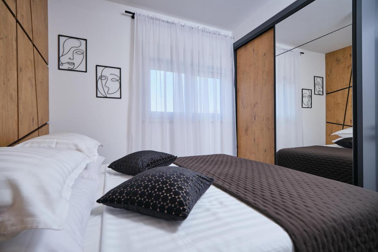 Villa Sky - Heating Pool Kaštel Novi Εξωτερικό φωτογραφία