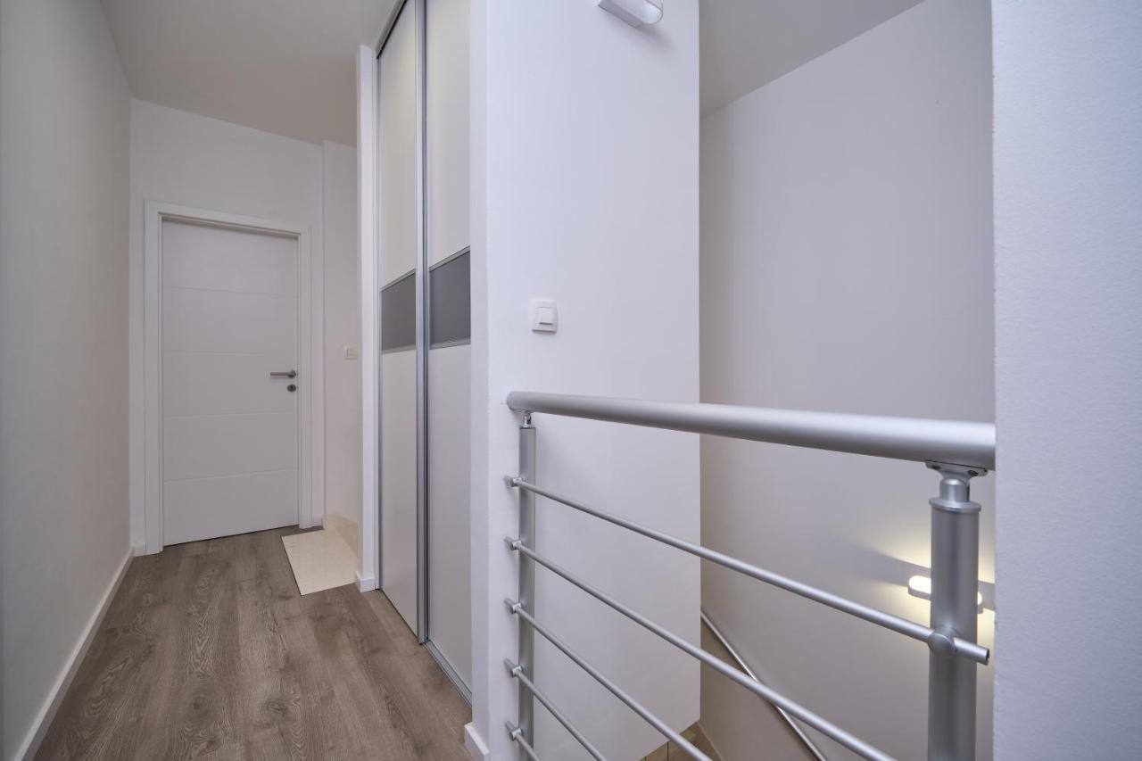 Villa Sky - Heating Pool Kaštel Novi Εξωτερικό φωτογραφία