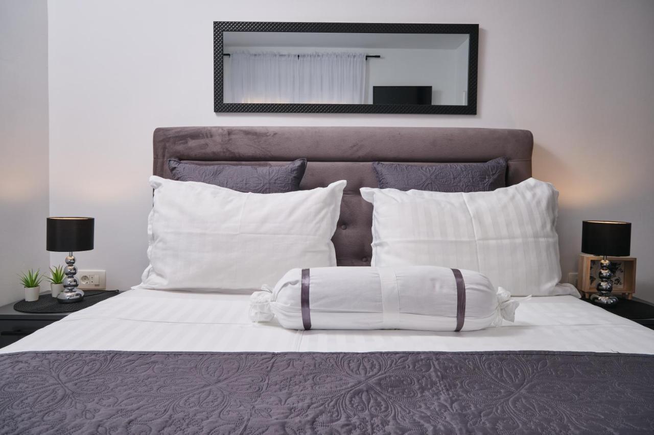 Villa Sky - Heating Pool Kaštel Novi Εξωτερικό φωτογραφία