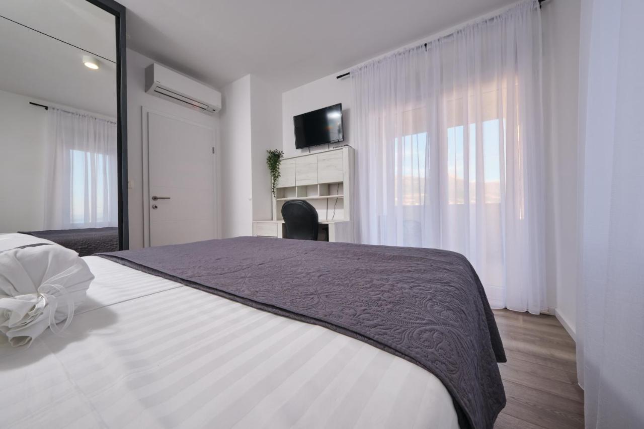 Villa Sky - Heating Pool Kaštel Novi Εξωτερικό φωτογραφία