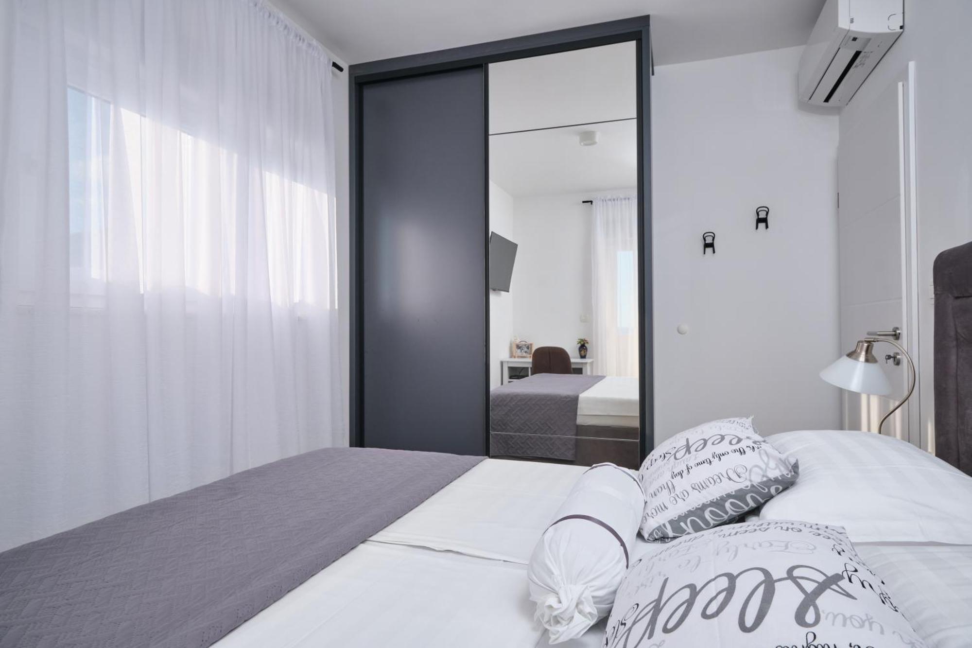 Villa Sky - Heating Pool Kaštel Novi Εξωτερικό φωτογραφία