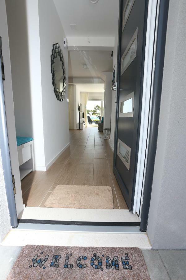 Villa Sky - Heating Pool Kaštel Novi Εξωτερικό φωτογραφία