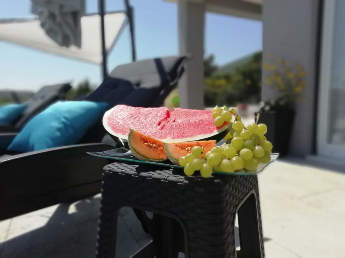 Villa Sky - Heating Pool Kaštel Novi Εξωτερικό φωτογραφία
